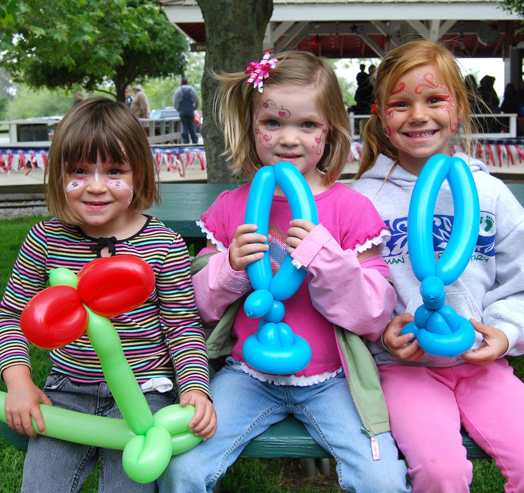 Welcome Face Painting and Balloon Twisting